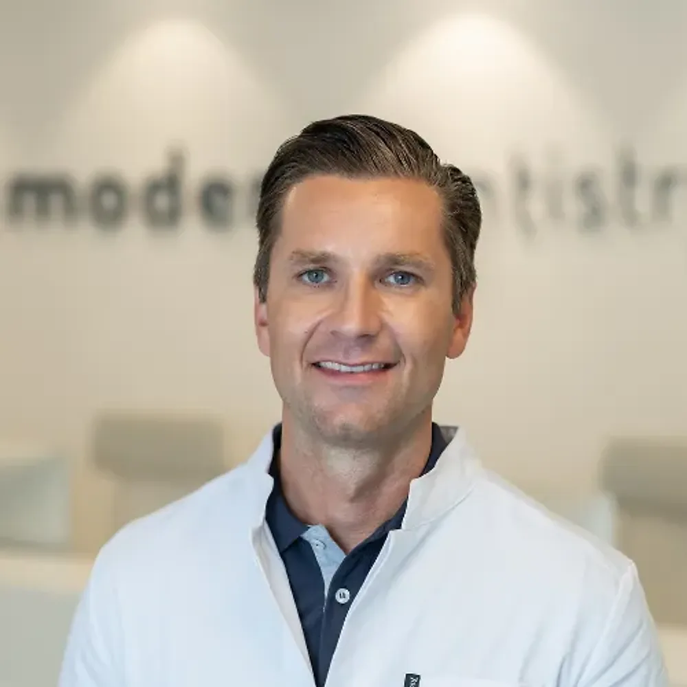 Dr. Niels Hoffmann, leitender Zahnarzt der Zahnarztpraxis moderndentistry in Leipzig